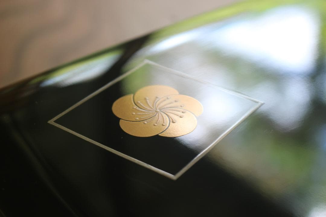 デッドストック！上質内朱黒漆に優美な梅蒔絵の映える二段