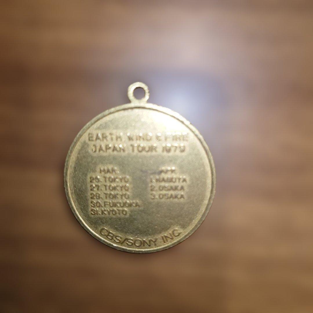 EARTH WIND＆FIRE ジャパンツアー記念メダル(1979年) - メルカリ