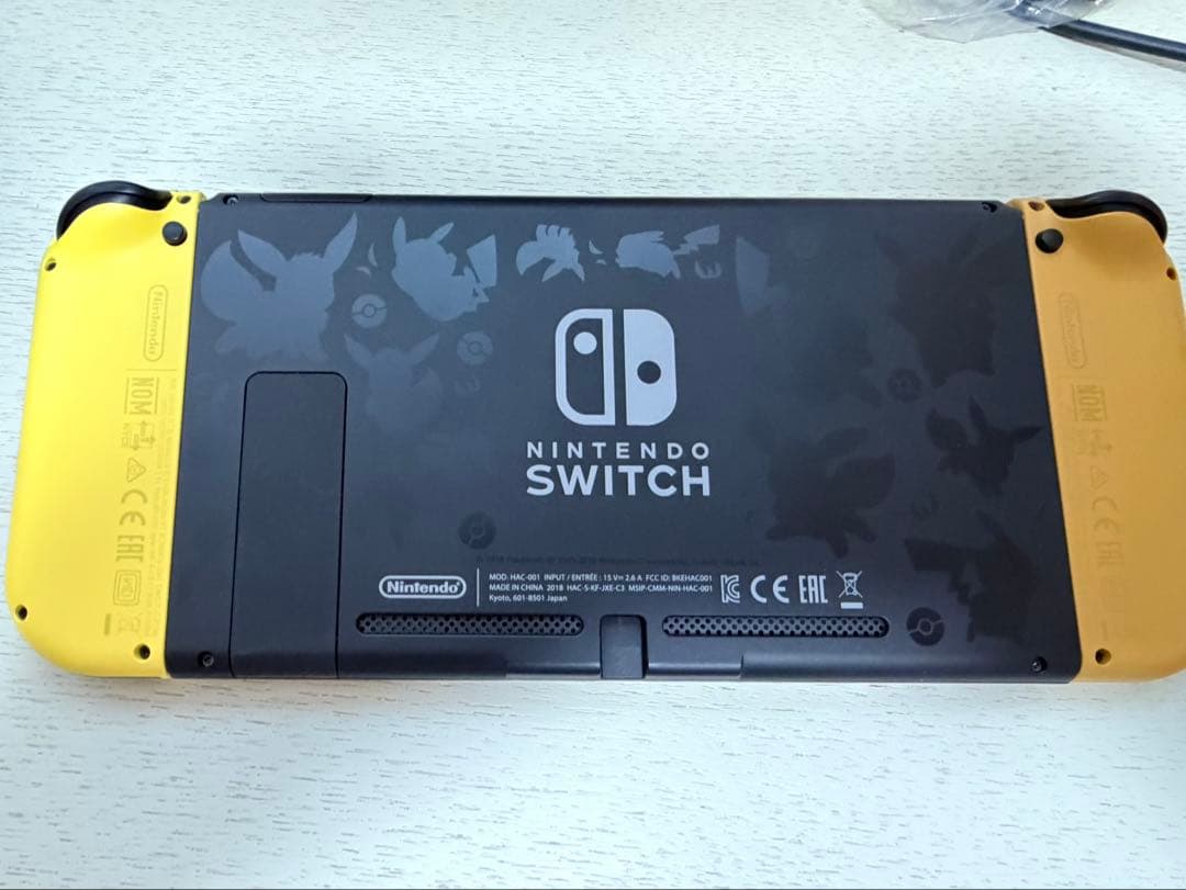 Nintendo Switch ピカブイ 本体