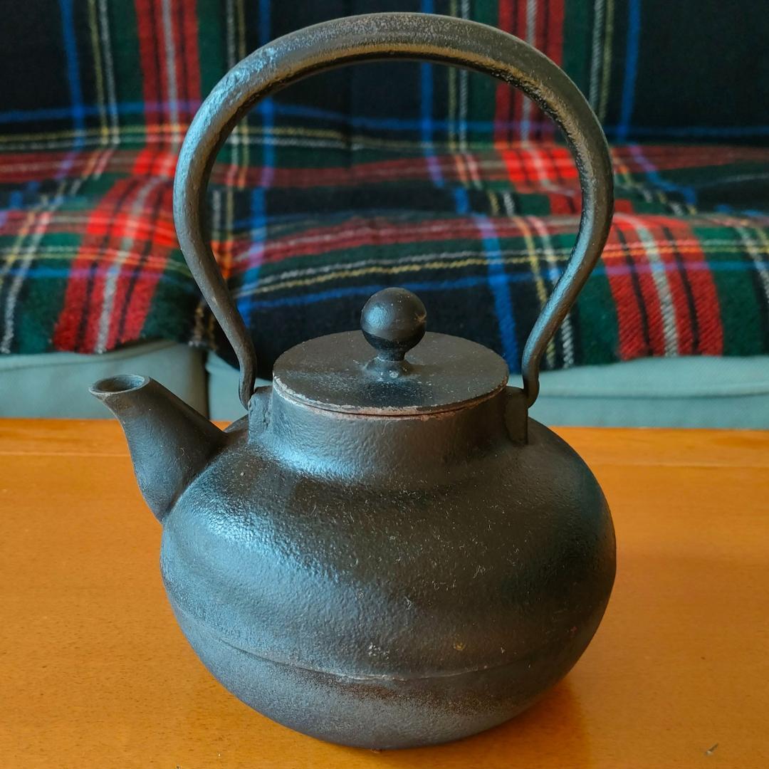 小笠原陸兆 南部鉄器 鉄瓶 【要サビ取り】 Amazon｜小笠原陸兆 （おがさわらりくちょう） 鉄瓶（ケトル） 末広