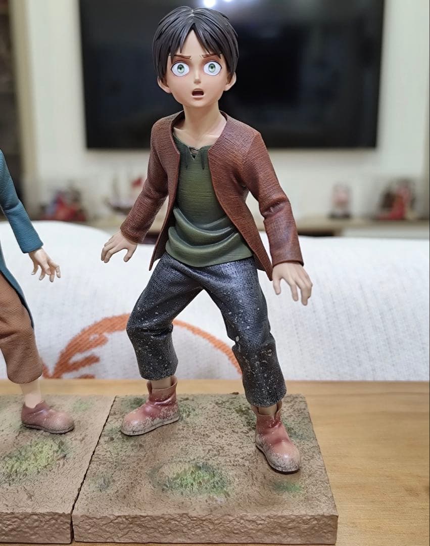 進撃の巨人 エレン+ミカサ+アルミン ガレージキット ガレキ スタチュー