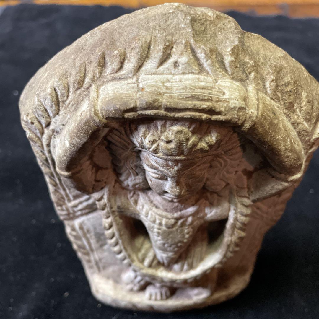 古代シバ神の石彫、インド発掘品高さ15センチ横幅11cm厚さ