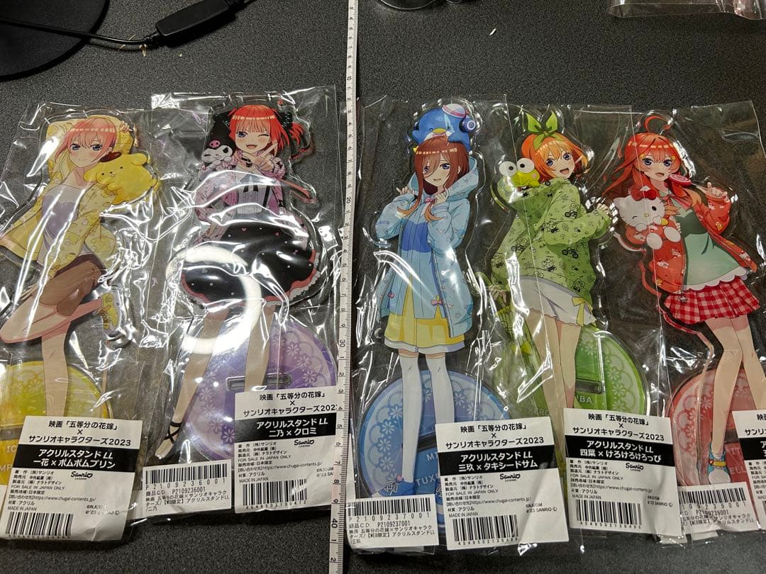 五等分の花嫁　アクリルスタンド　サンリオコラボ　全種セット 五等分の花嫁∬』五つ子とサンリオキャラクターズたちが仲良く描かれた