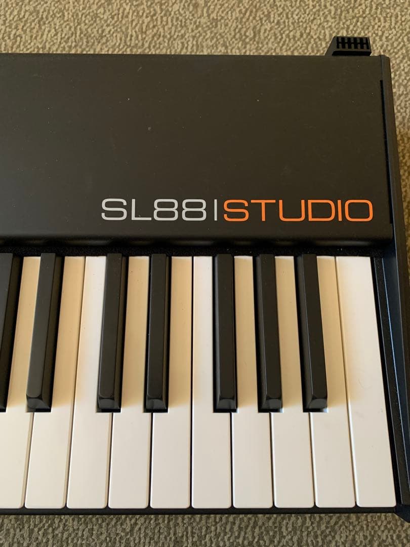 studiologic 88キー MIDIキーボード3本ペダル、譜面、PC台付き