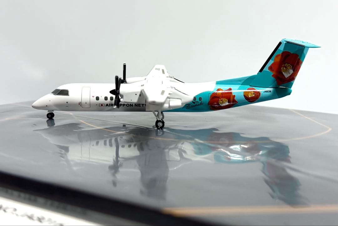 全日空商事 1/200 DHC-8-300 A-net TSUBAKIリバリー - メルカリ