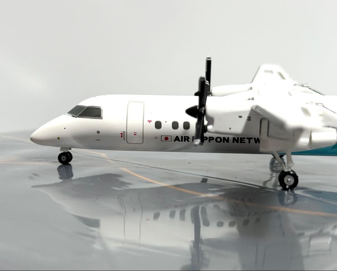 全日空商事 1/200 DHC-8-300 A-net TSUBAKIリバリー - メルカリ