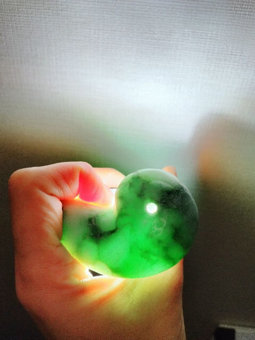 超希少 7cm 祖父のコレクション 糸魚川 翡翠 勾玉 - メルカリ