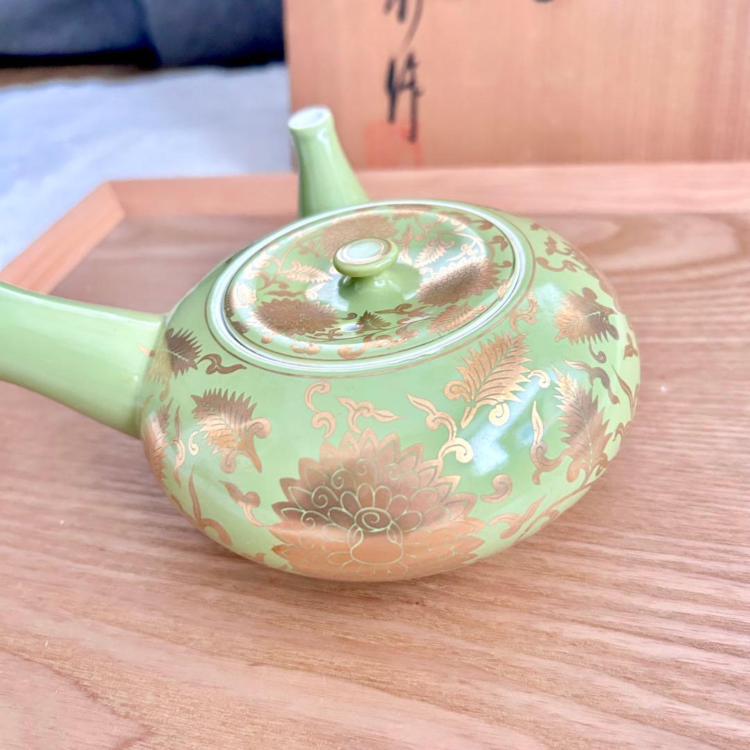 激レア✨ 其泉窯　有田焼　萌黄金欄手 茶器セット　急須1客　湯呑5客　金彩