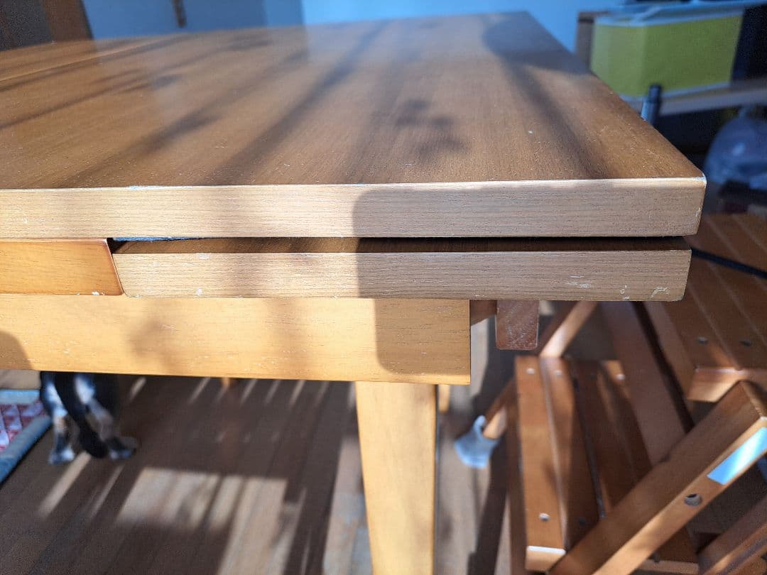 ナチュラルウッド 伸縮可能ダイニングテーブル