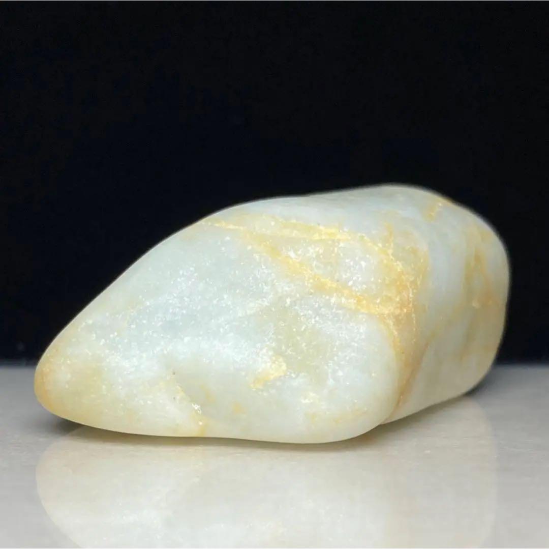 糸魚川翡翠　海中白翡翠　海石　原石　61.3ｇ