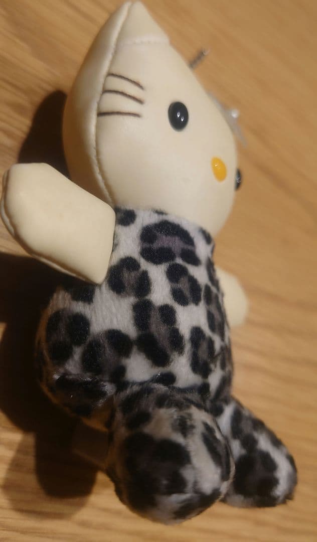 ハローキティ ヒョウ柄マスコット 2個セット