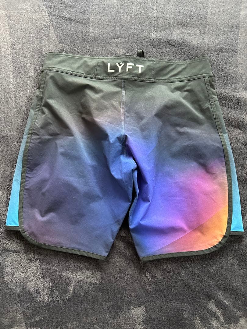 LYFT グラデーションショートパンツ Mサイズ 新品