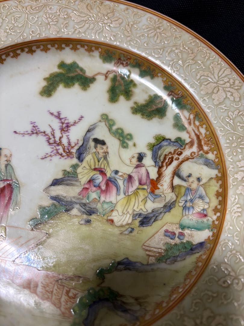 Duan osaka様専用中国古美術 清の時代 金彩粉彩 人物 大皿 23cm