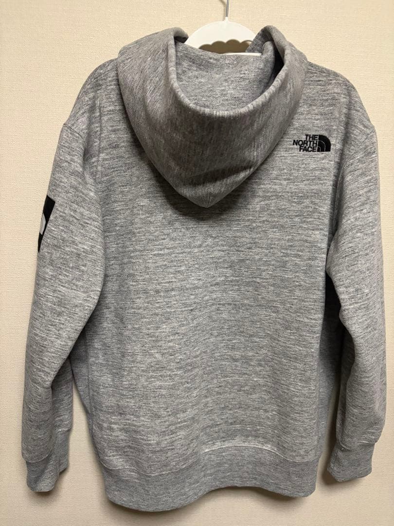 THE NORTH FACE スクエアロゴ　グレー ジップアップパーカー裏起毛