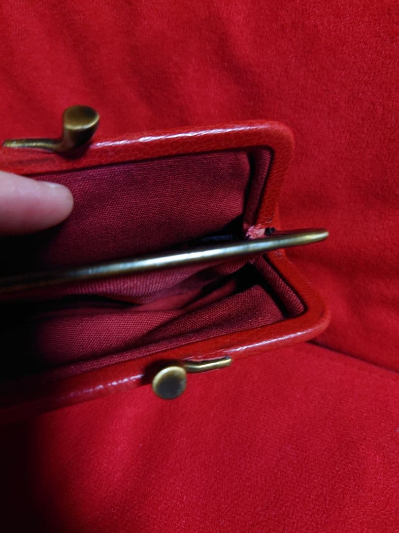 イルビゾンテ　赤いレザーがま口ケース