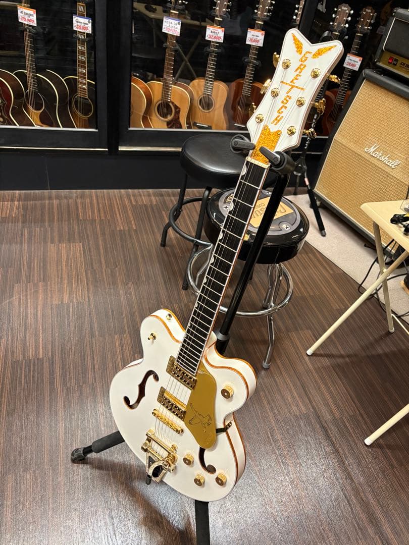 Epiphone Les Paul Custom ハードケース付属 EpiphoneよりGibson