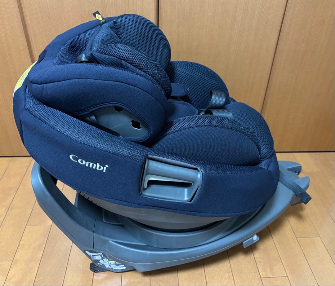 THE S ISOFIX エッグショック ZD ネイビー