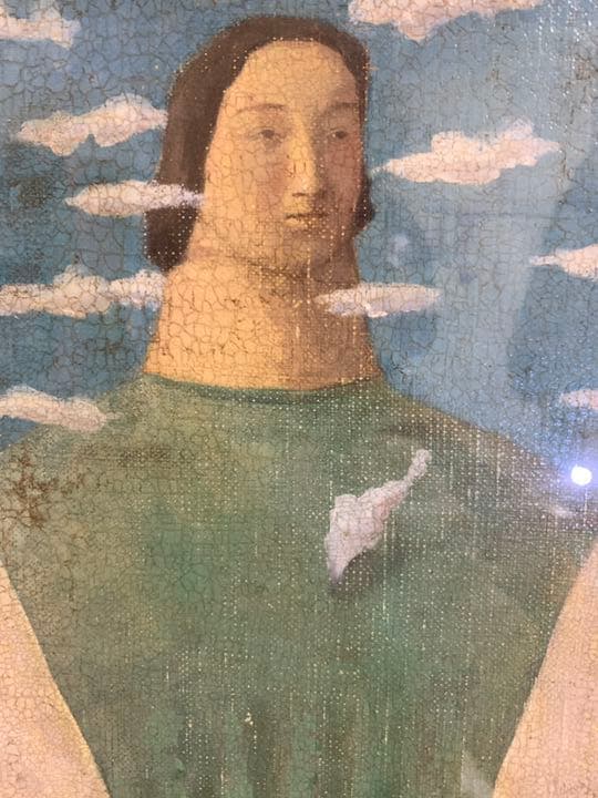 絵画　山のように大きな女性像です。