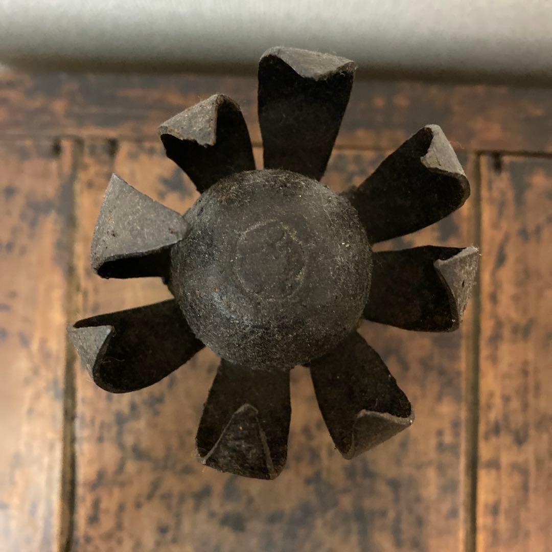 李朝工芸 鉄製オブジェ（蓮花）の通販はau PAY マーケット - 輸入雑貨