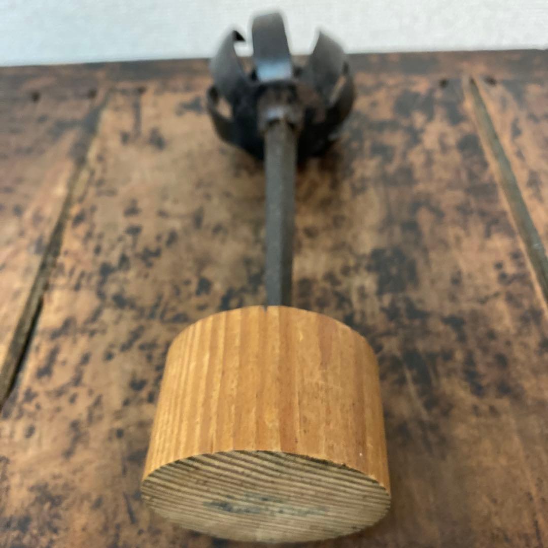 李朝工芸 鉄製オブジェ（蓮花）