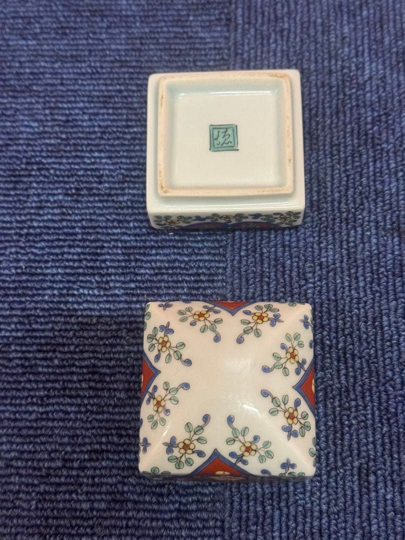 1660 有田焼 徳幸窯 角徳 『草花文角香炉と角香合 同柄揃』