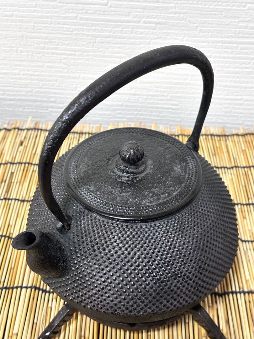 南部釜師造　南部鉄瓶一級合格証付　１５型アラレ　南部鉄瓶　南部鉄器　鉄瓶