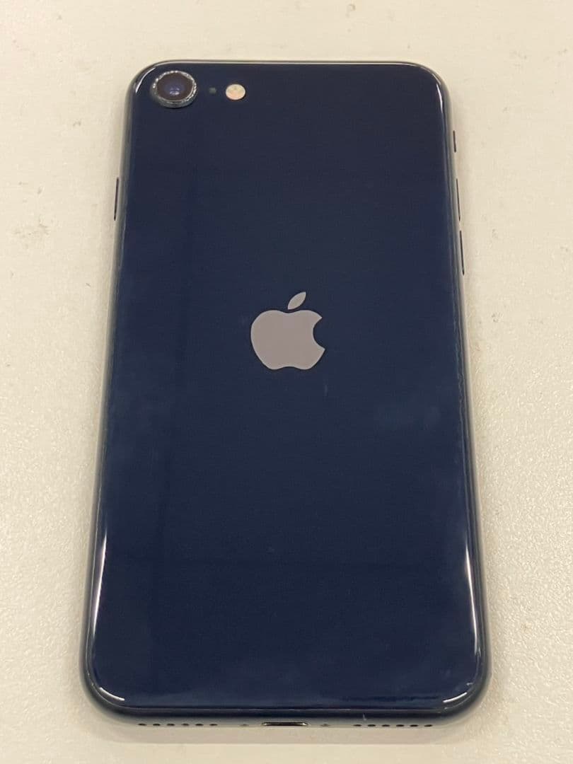 第3世代 iPhoneSE 128GB バッテリー最大83％】L