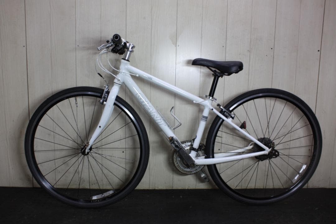 GIANT ESCAPE R3 700C アルミ 24速 370mm 白 クロス