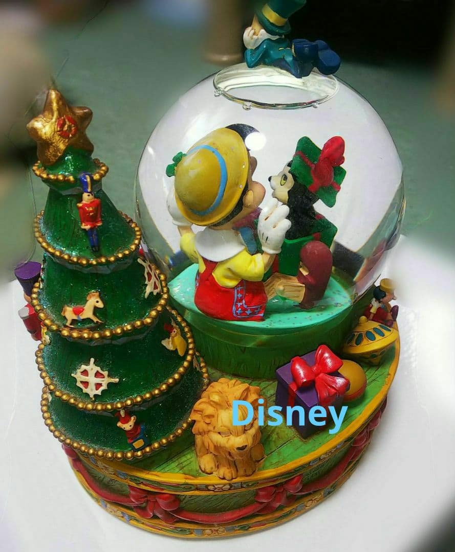 Disney ピノキオ ジミニー フィガロ クリスマススノーグローブ