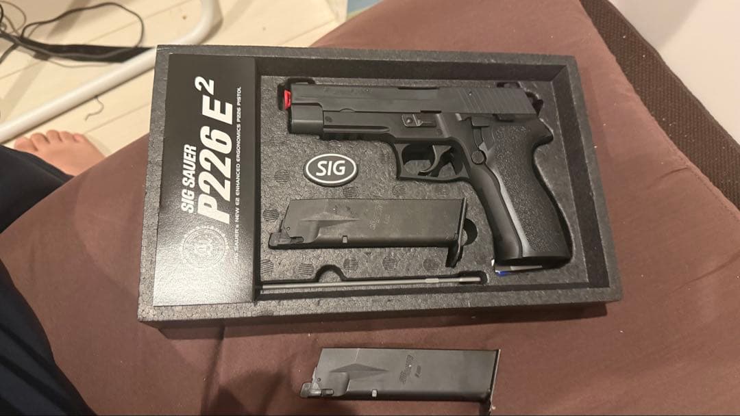 付属付き　東京マルイ SIG SAUER P226 E2 ガスブローバック