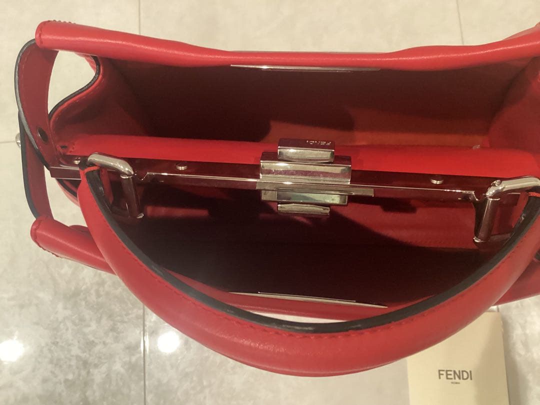 FENDI ピーカブー レギュラー 赤ショルダーバッグ