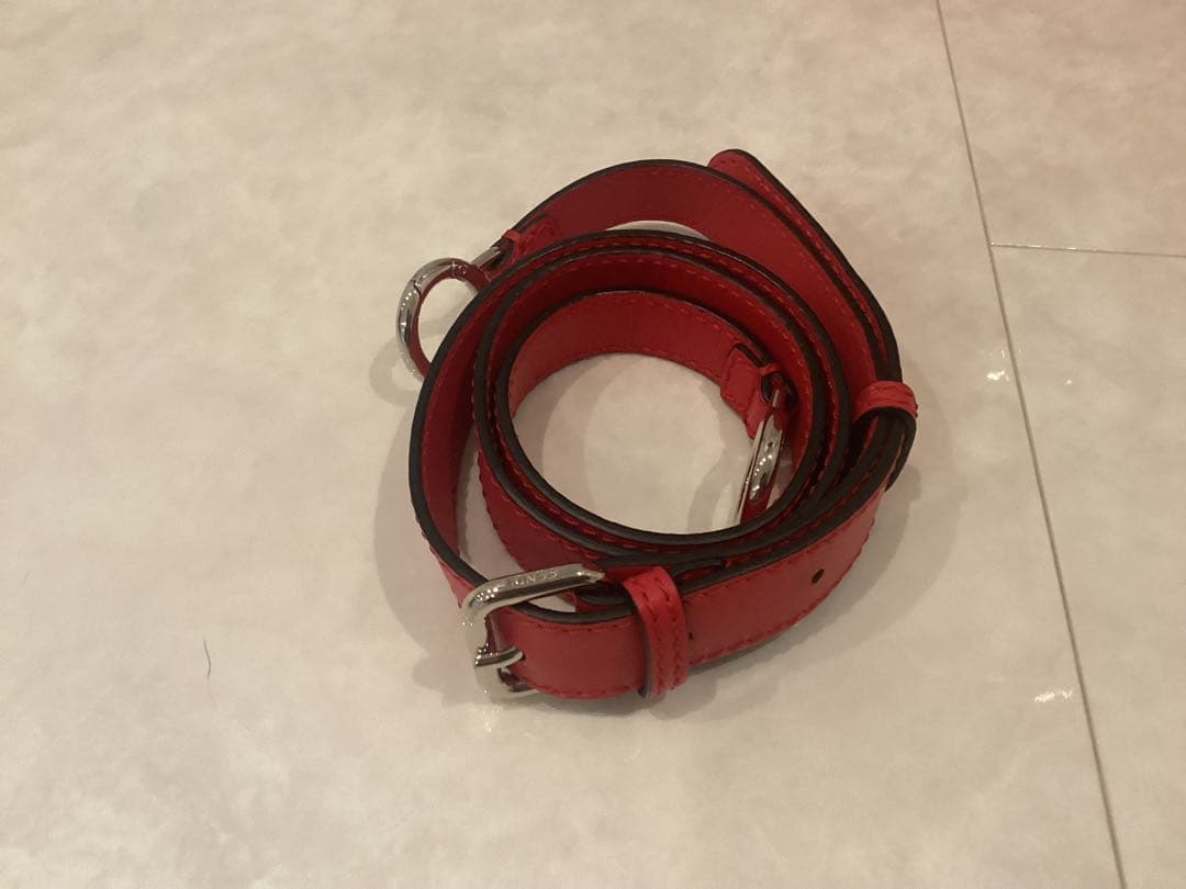 FENDI ピーカブー レギュラー 赤ショルダーバッグ