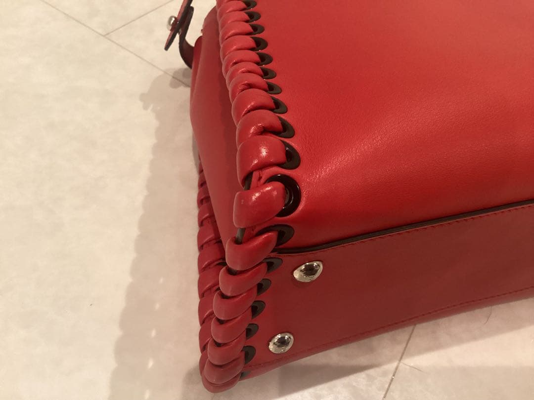 FENDI ピーカブー レギュラー 赤ショルダーバッグ