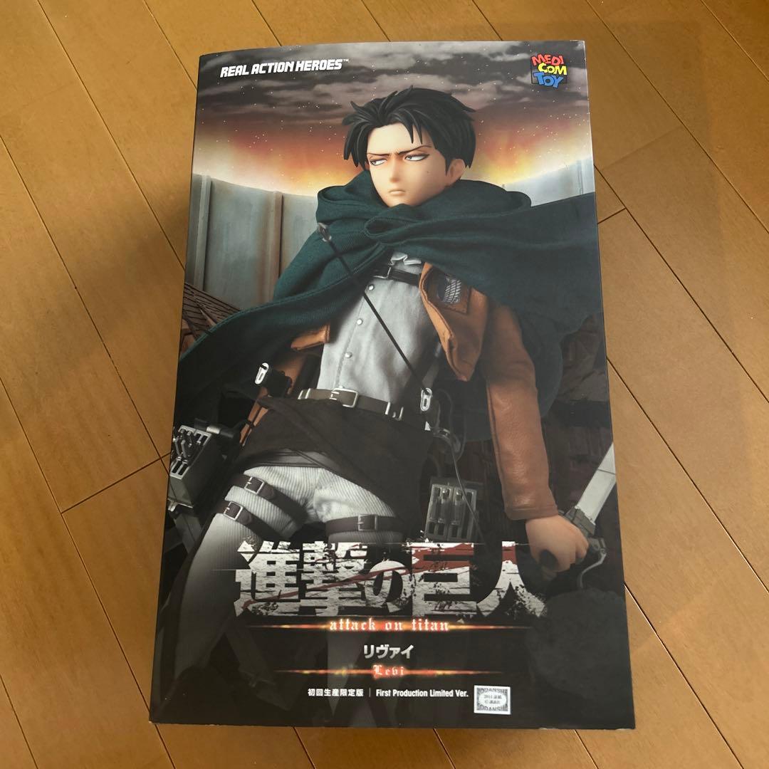 新品未開封！進撃の巨人 リヴァイ 初回生産限定版 フィギュア