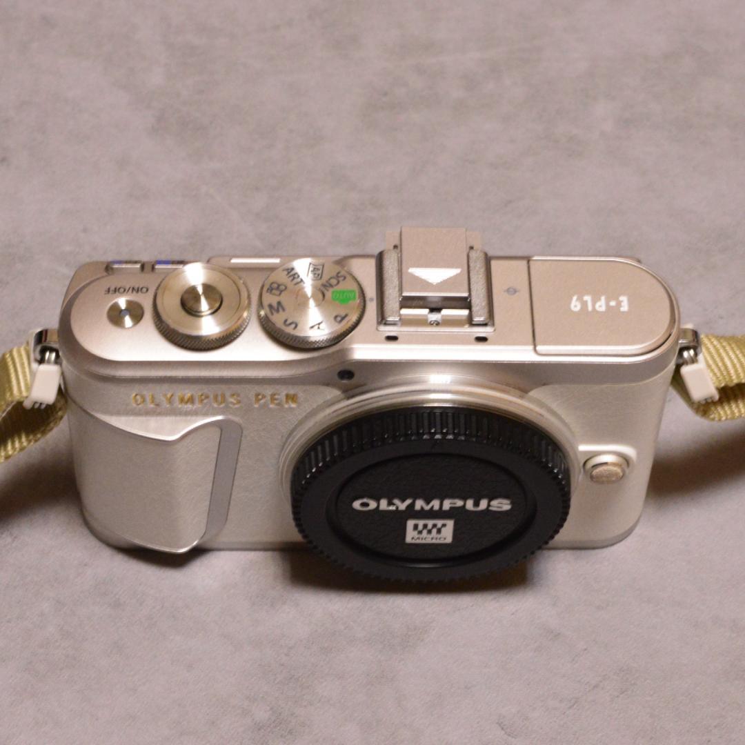 OLYMPUS PEN E-PL9 ダブルズームキット シャッター数644回