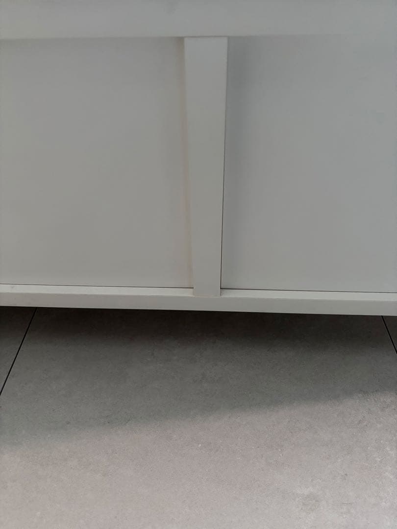 IKEAベストー 組立済みホワイト テレビ台 ガラス天板付き