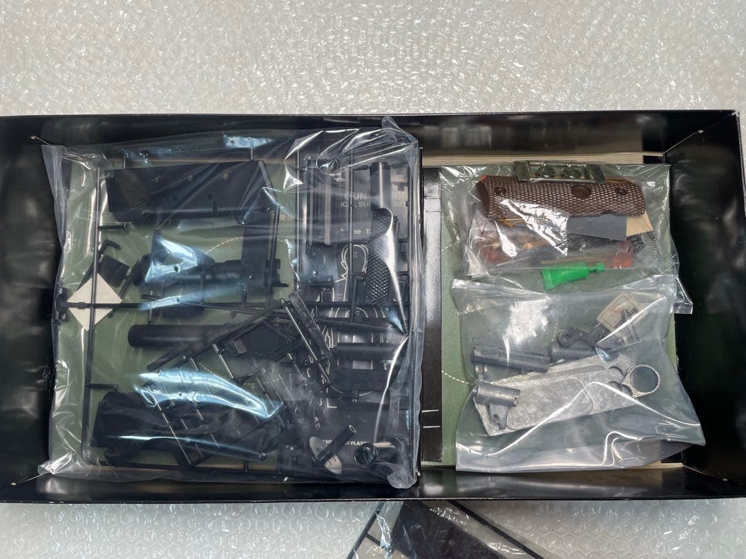 未組立　東京マルイ　造るモデルガン　コルトコンバットコマンダー