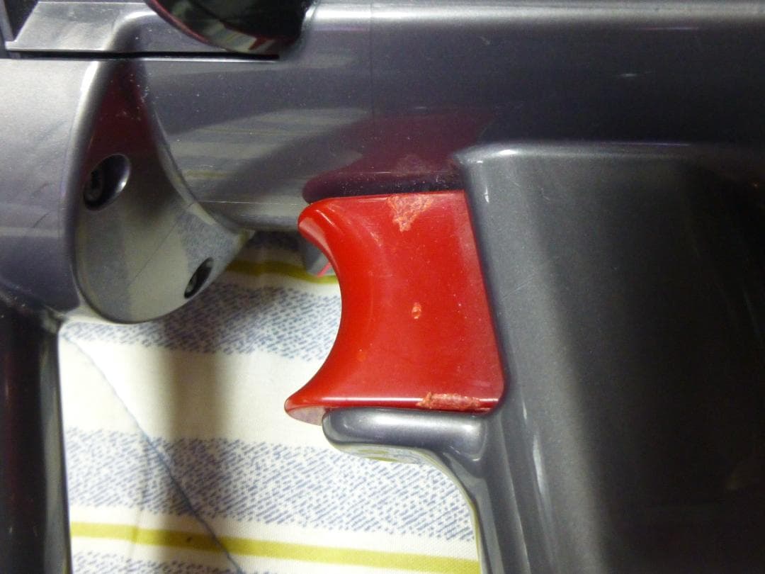 年末の大掃除に ダイソンSV18 充電スタンド付属 並品 エコモード43分｜