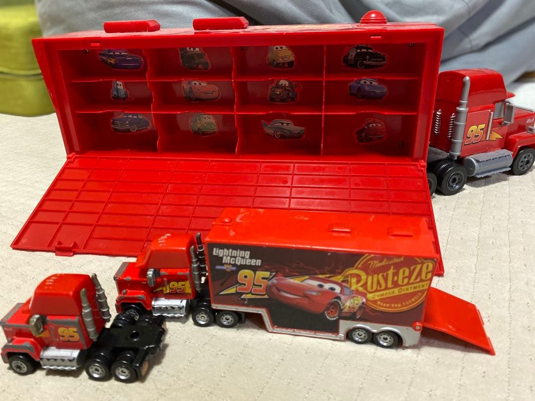 カーズ トミカ約50台　マックトレーラー付き　レア含む