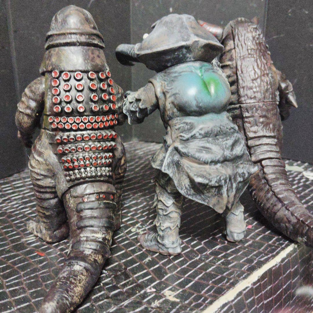 最終価格ウルトラ怪獣現行シリーズ初代マン怪獣ザラガス.アントラー.ゴモラ