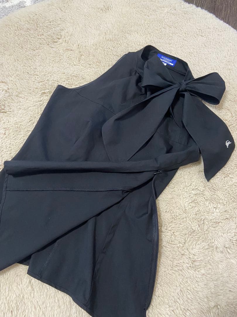 美品バーバリーノースリーブリボントップス36