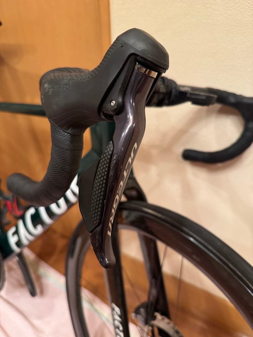 美品！ファクター　FACTOR OSTRO VAM オストロ ロードバイク完成車