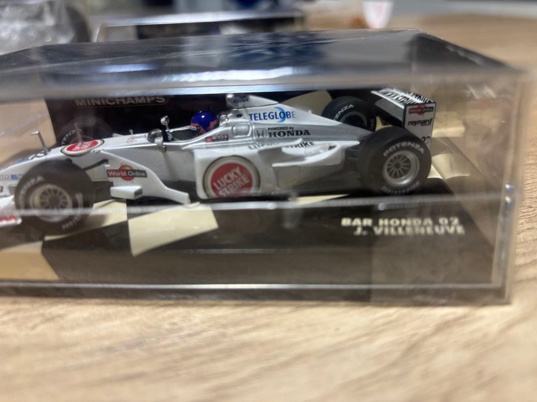 1/43 BAR 02 03 J.ヴィルヌーブ LUCKY STRIKE 2台