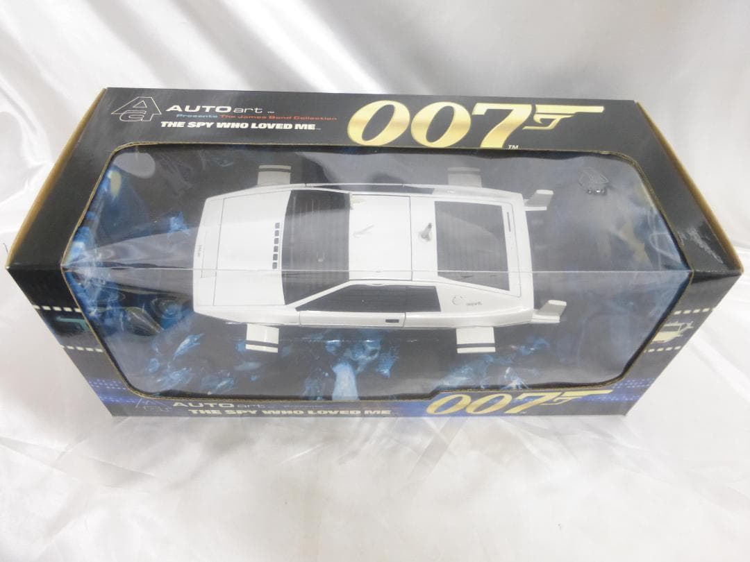 1/18 オートアート　ロータス エスプリ 007 私を愛したスパイ サブマリン