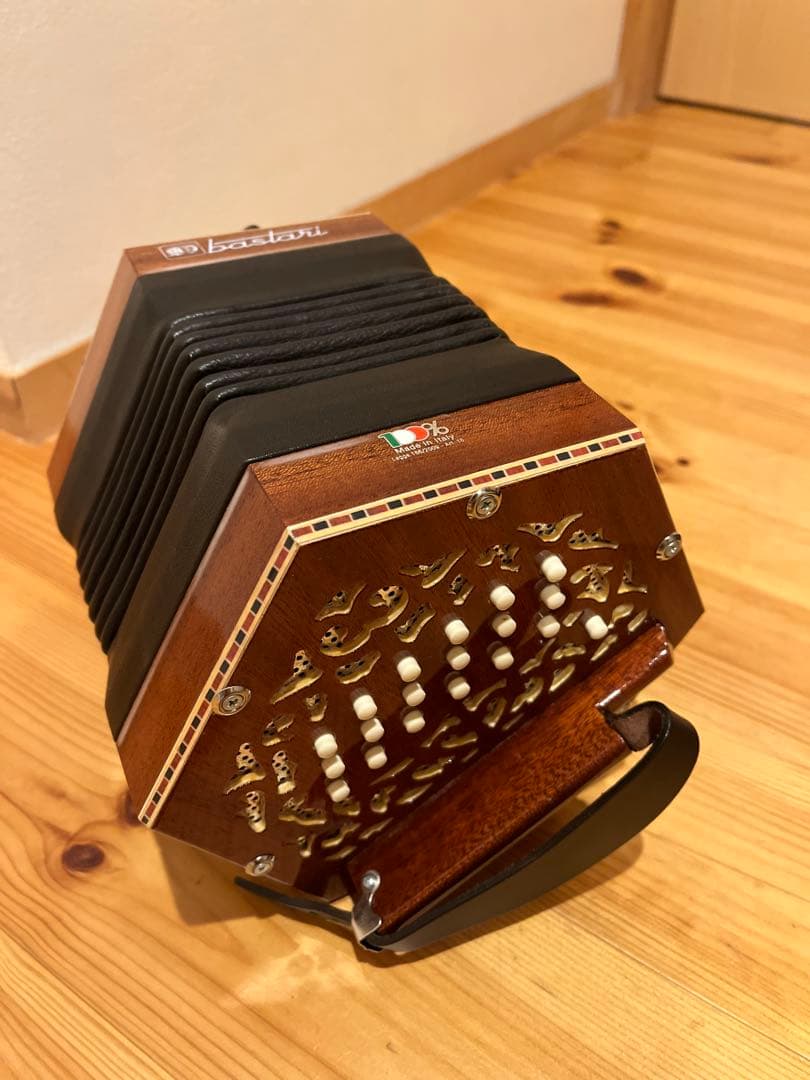 40ボタン　コンサーティーナ 木製 六角形