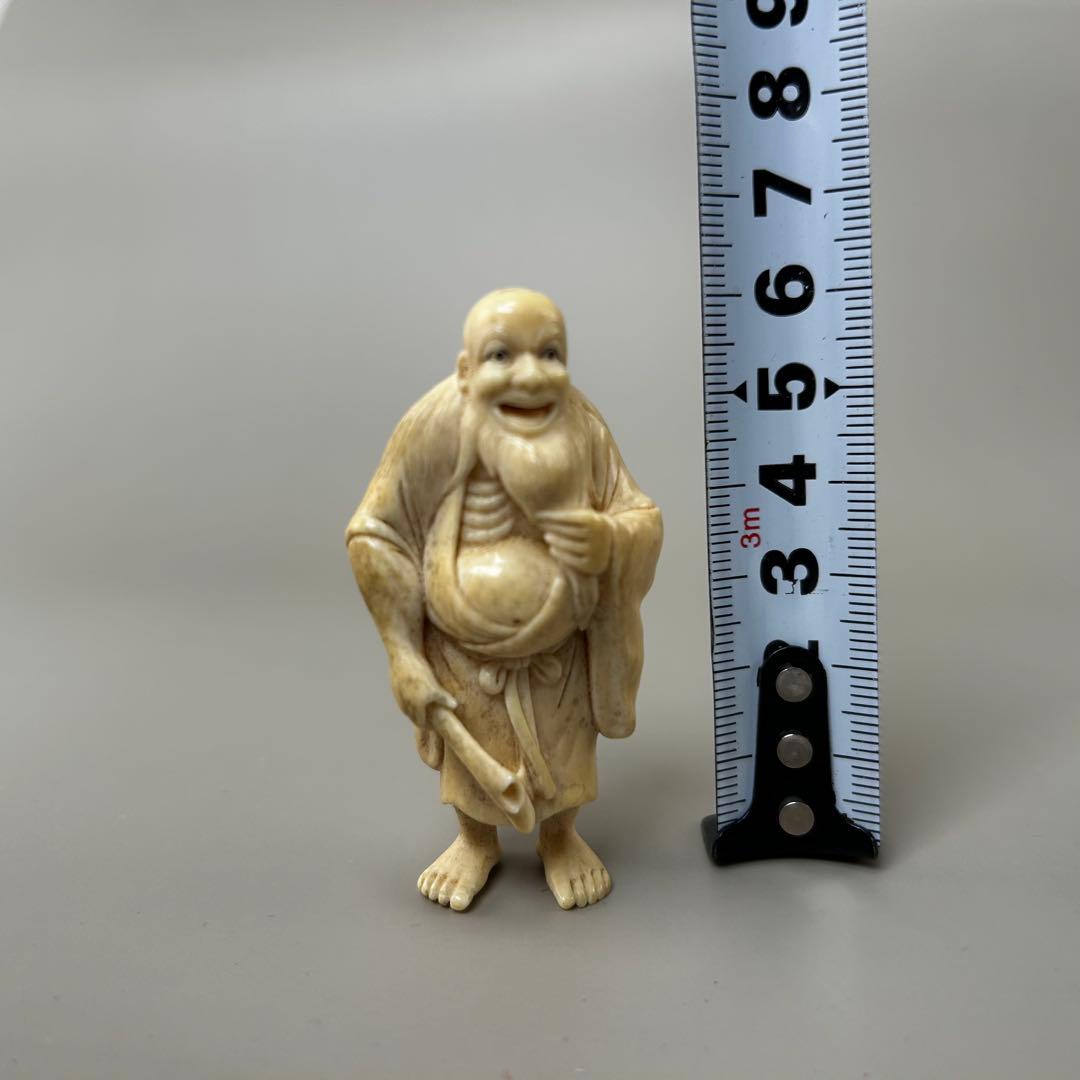 笑顔の僧侶 彫刻 極上 根付 天然素材アンティーク骨董 飾り物古美術