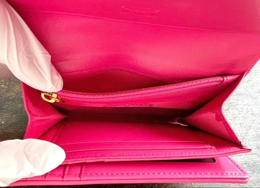 MCM 3つ折り財布 ピンク ライオン - メルカリ