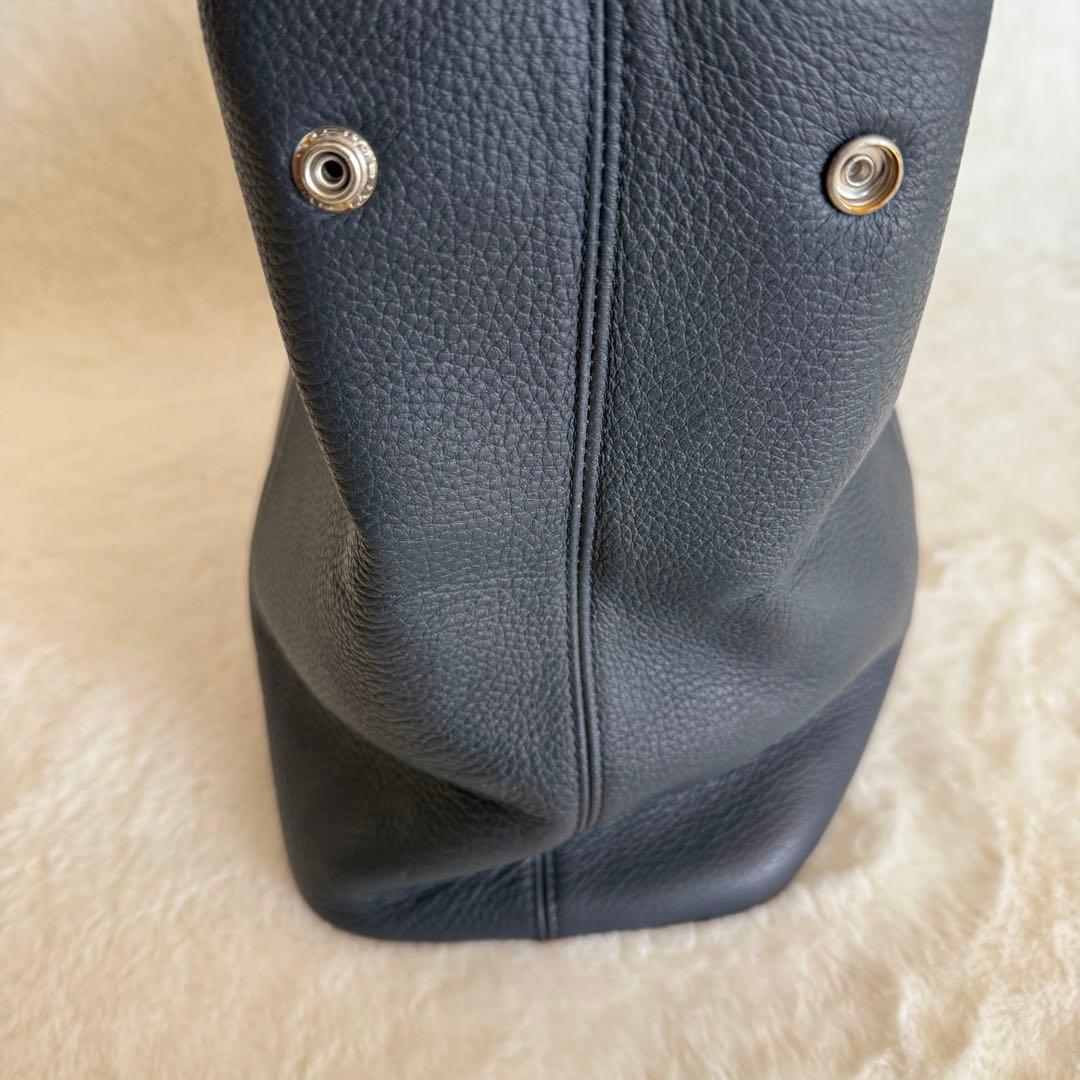 【美品】　バーニーズニューヨーク　オールレザー　トートバッグ　ネイビー　A4