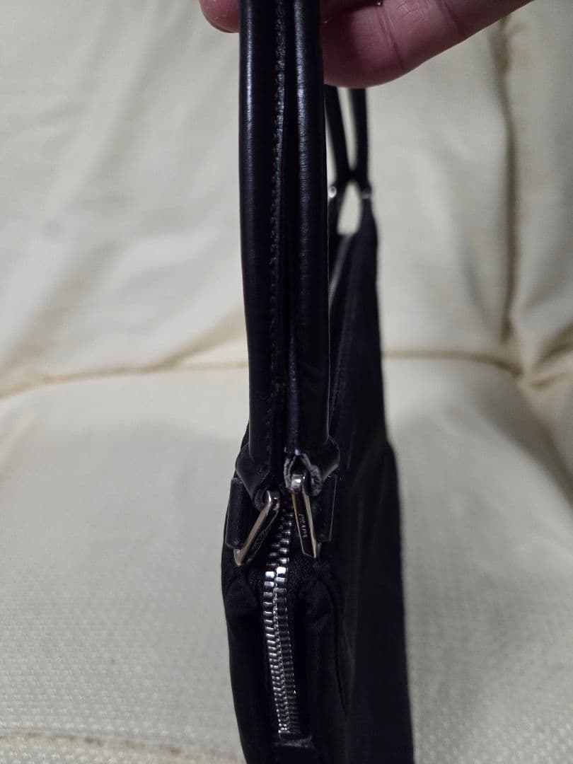 PRADA ブラック ナイロン ハンドバッグ