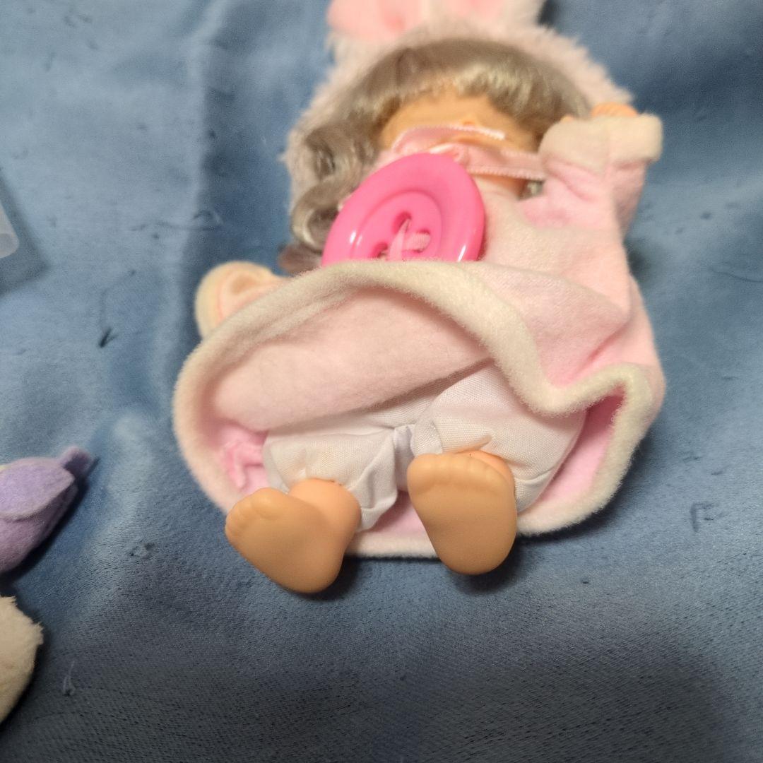 とんがり帽子のメモル 眠り顔のお人形 指しゃぶり人形